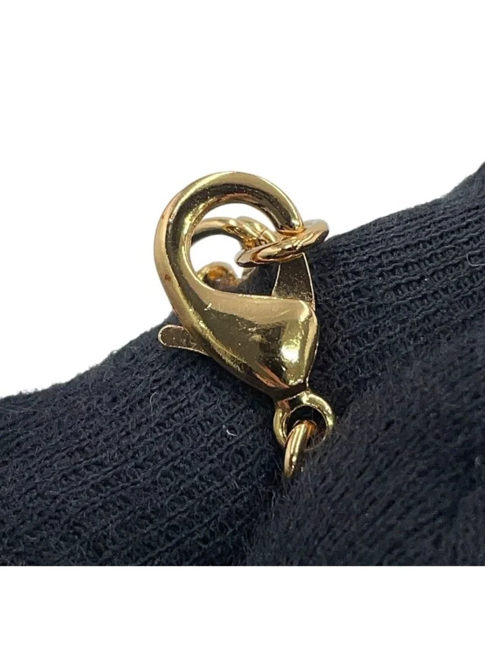 Chanel necklace cc